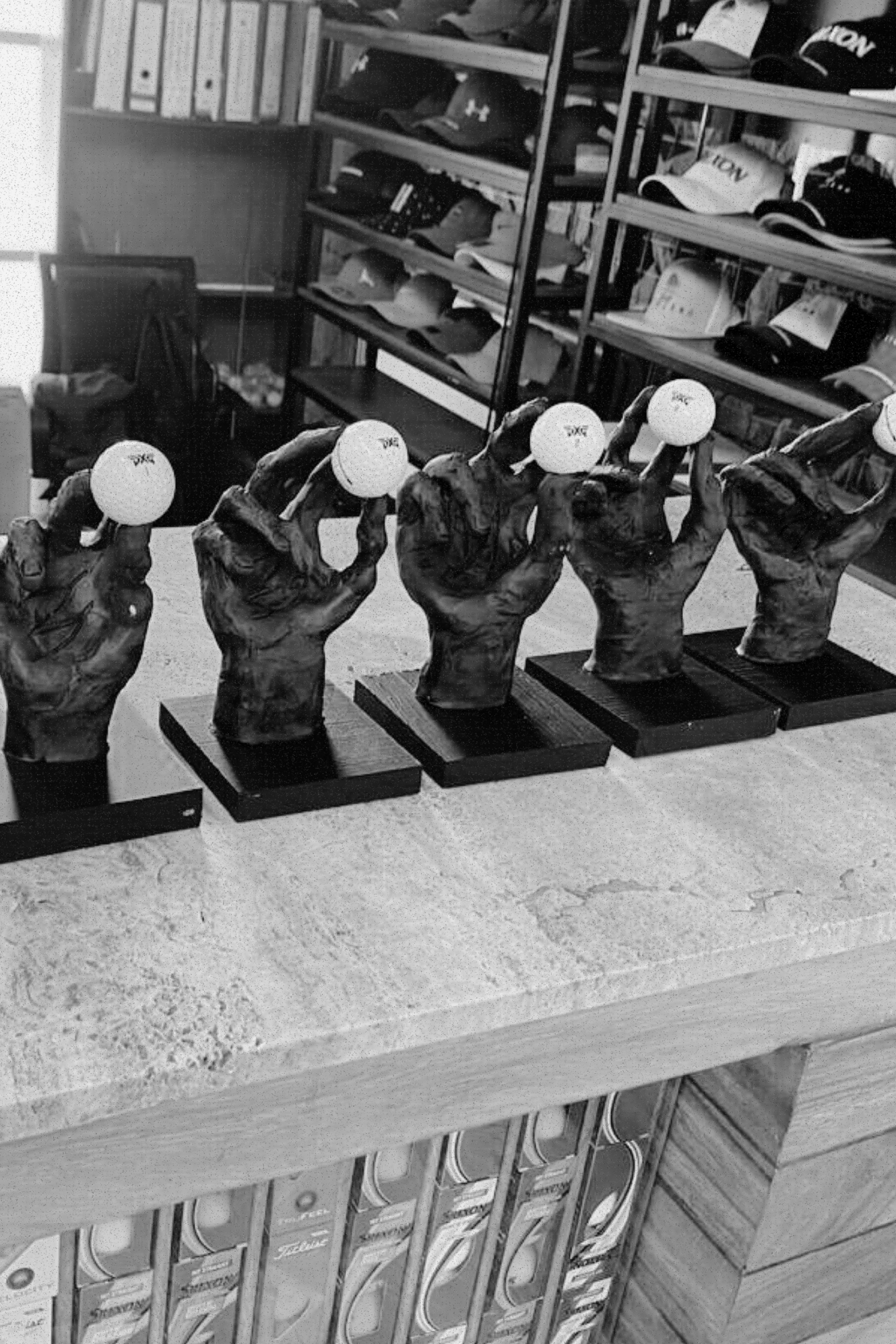 Producción artesanal de trofeos con materiales premium